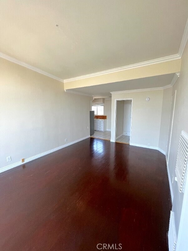 Building Photo - 250 Cliff Dr