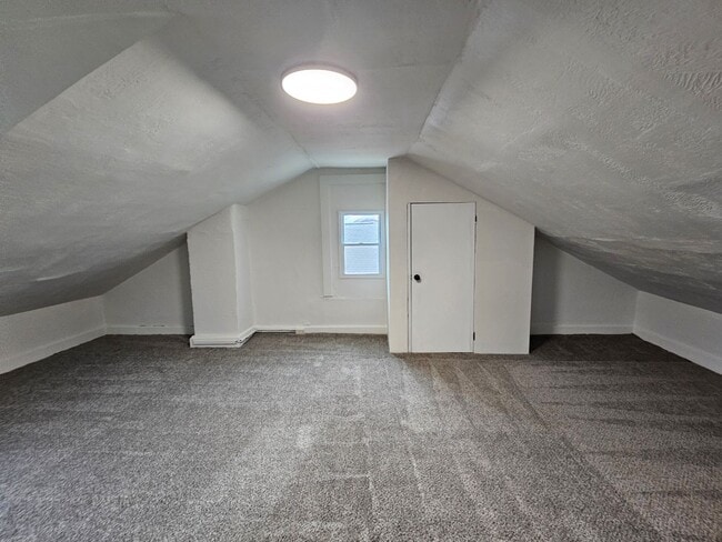 Building Photo - Fully Updated 4 bedroom 1 bathroom