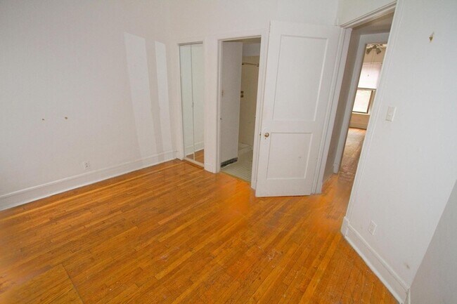 Floorplan - 5335-5345 S. Kimbark Avenue