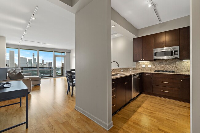 Building Photo - 1211 S Prairie Ave