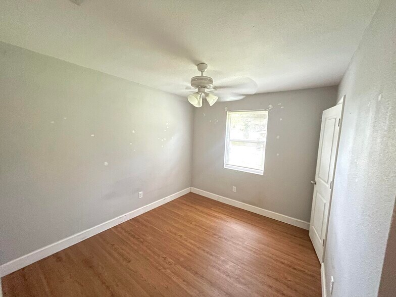Bedroom1 - 306 Lancaster Dr