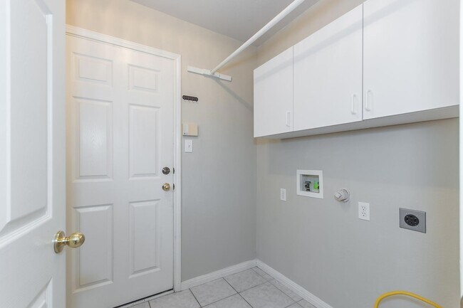 Building Photo - 15808 Chatham Wood Dr