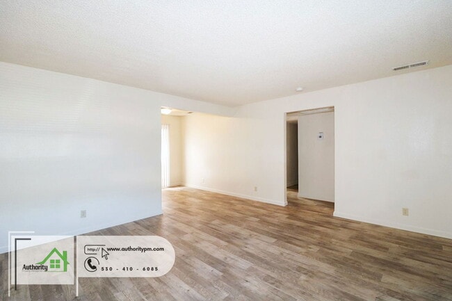 Building Photo - 333 Boulder Creek Dr