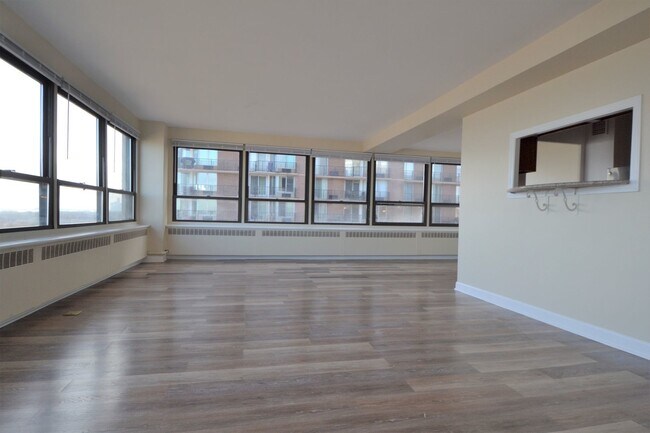 Building Photo - 4180 N Marine Dr