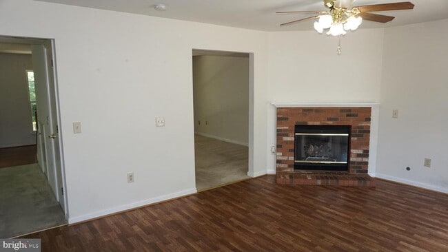 Building Photo - 841 Waterford Dr