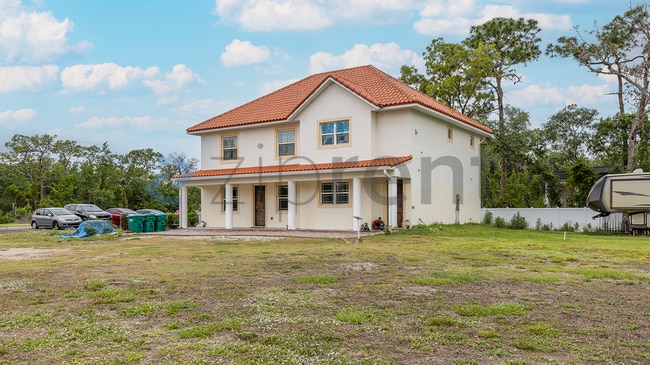 Building Photo - Unit