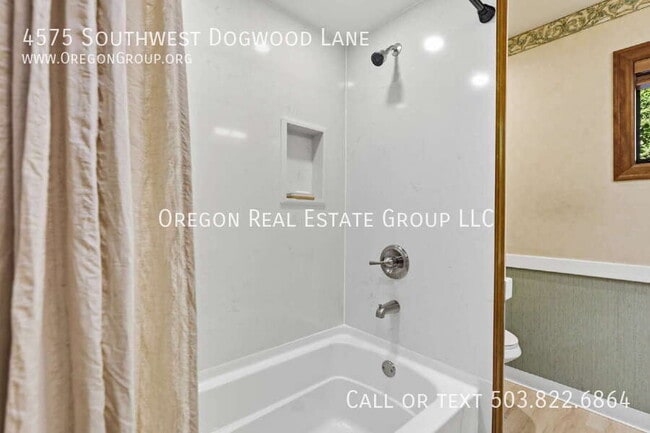 Building Photo - 4575 SW Dogwood Ln