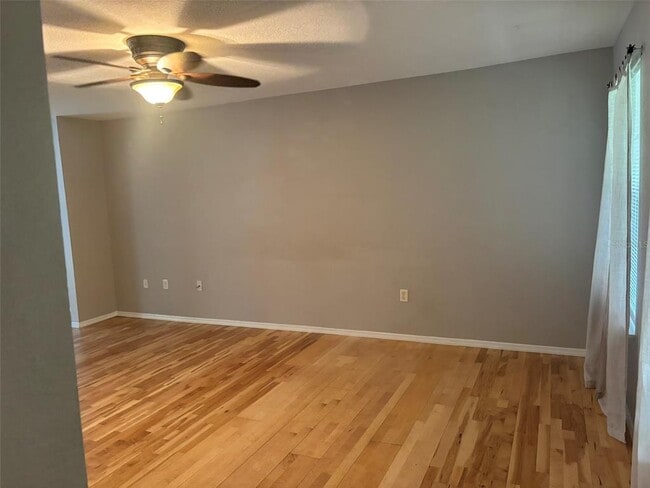 Building Photo - 4390 NE 140th Ct