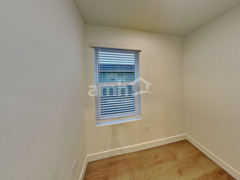 Building Photo - 8536 47th Pl NE