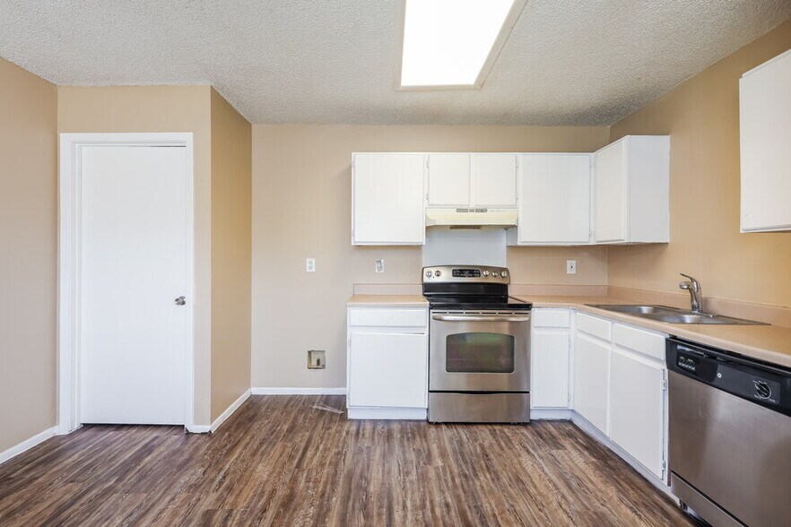 Building Photo - 2949 Moss Plain Dr