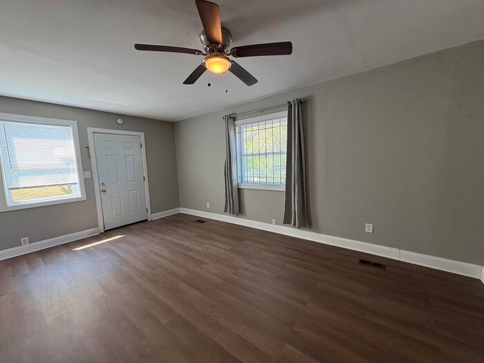 Building Photo - 4409 Ave I