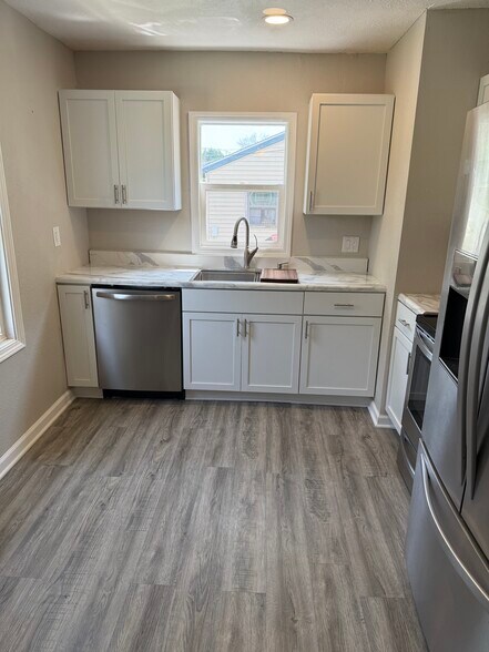 All appliances - 5706 South Union St