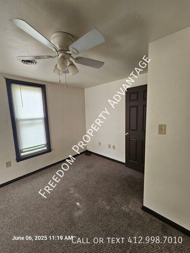 Building Photo - 130 Hall Ave
