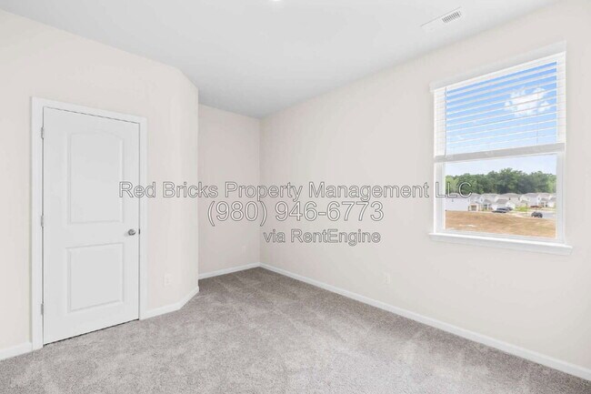 Building Photo - 3432 Bluff Hill Lane