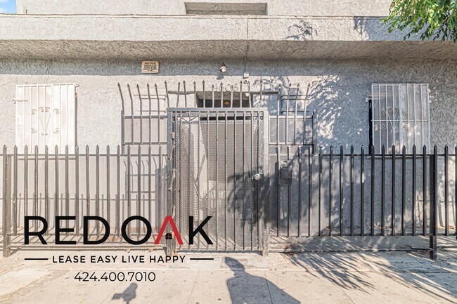 Building Photo - 4606 S Vermont Ave