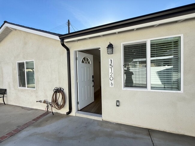 Building Photo - Prime Sylmar 2/2 brand new home