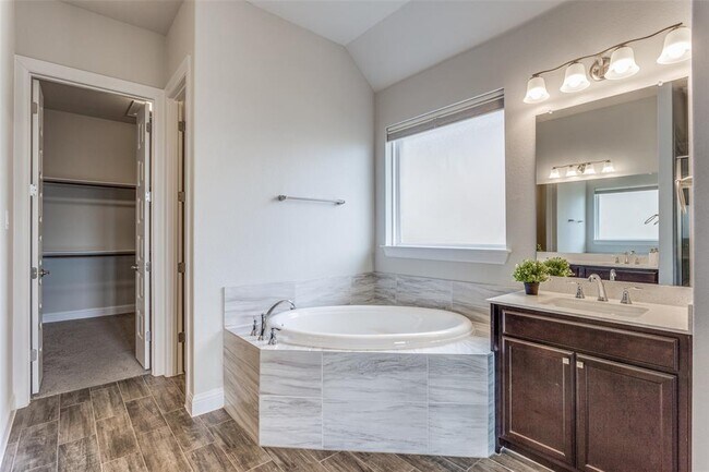 Building Photo - 2408 Indian Clover Trl