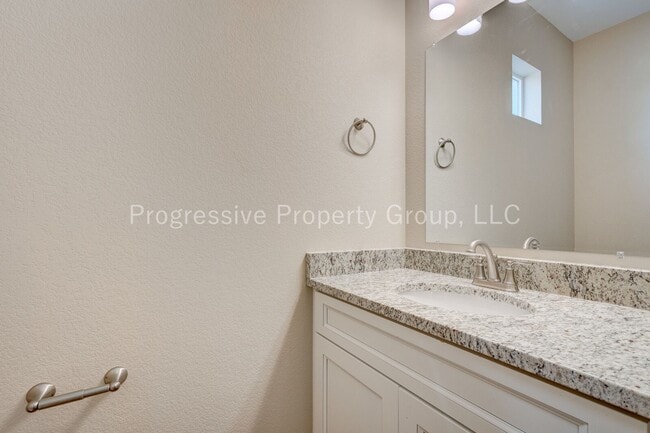 Building Photo - Beautiful 3-Bed, 2.5-Bath Villa in Northga...