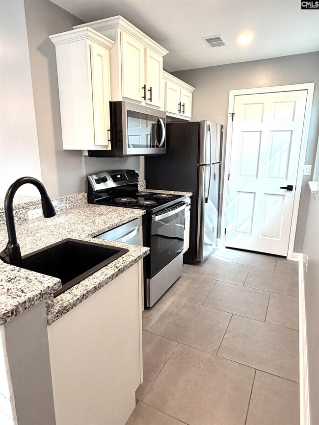 Building Photo - 1324 Lyon St