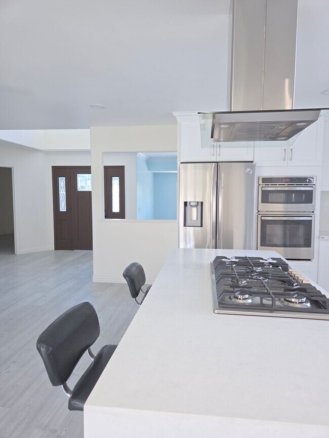 Building Photo - 4 Bedroom 2 baths remodeled home