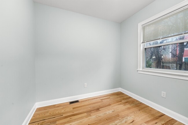 Building Photo - 71 W 54th St