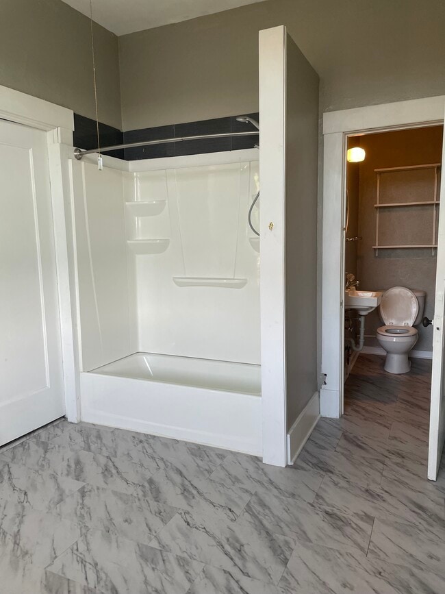 Building Photo - Sunflower Estate LLC