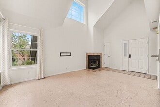 Building Photo - 6761 S Ivy Way