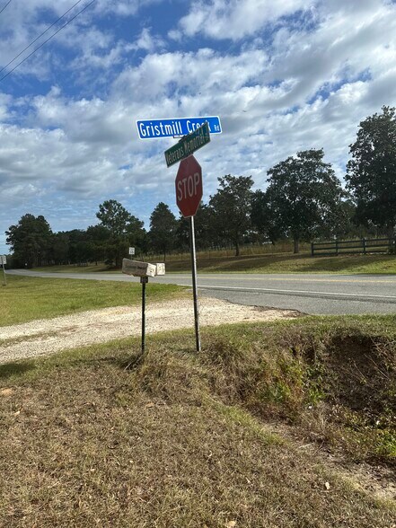 Private Driveway - 13978 Gristmill Creek Rd