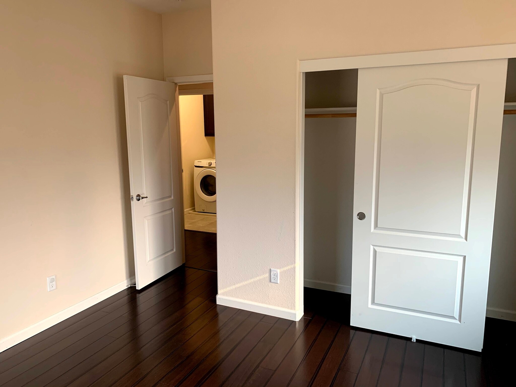 2nd Floor Guest Bed 2 - 5853 Flora Cmn