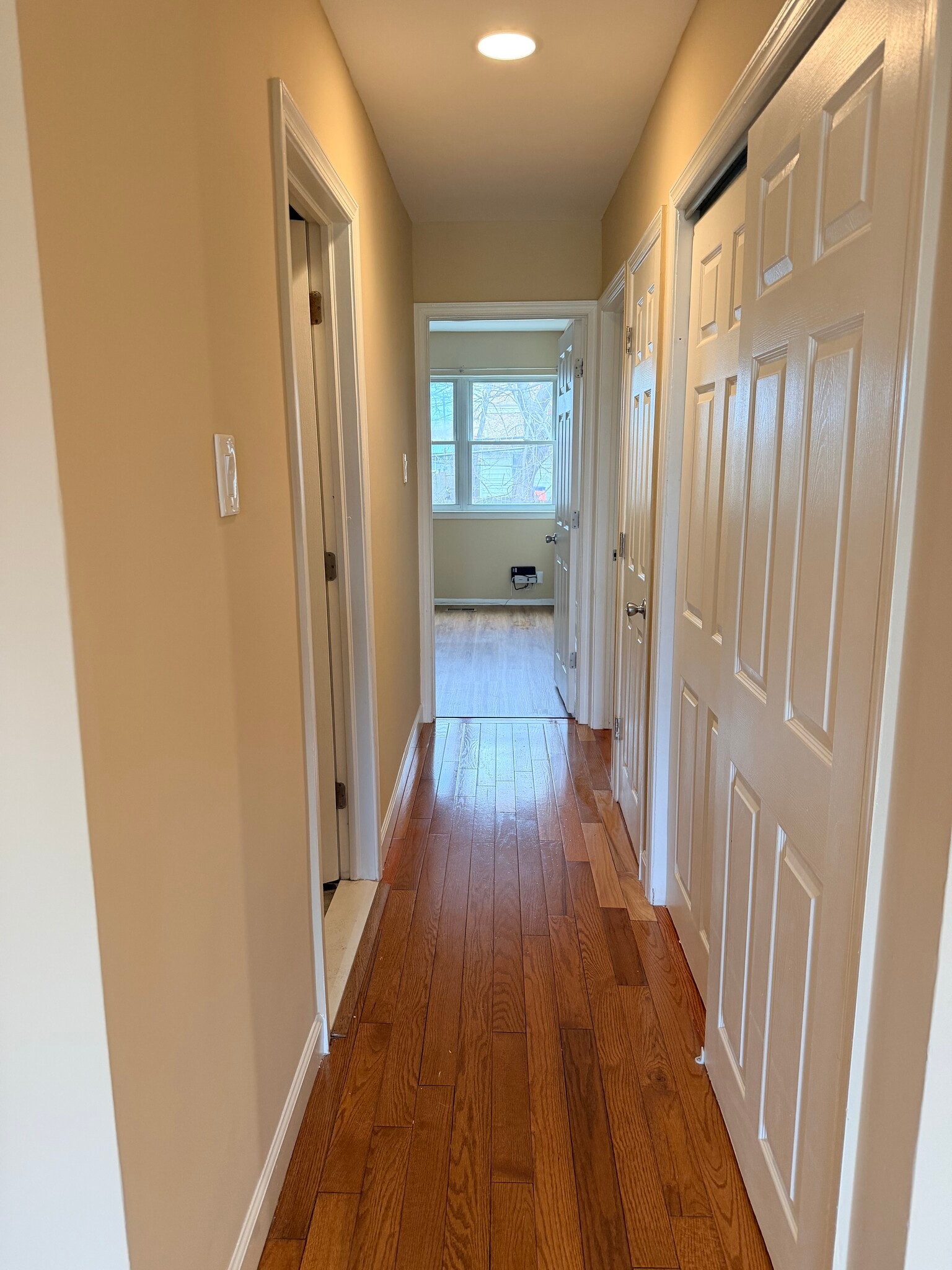 Building Photo - 8836 Cottage St