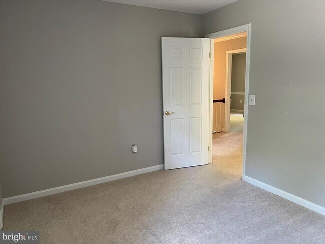 Building Photo - 10220 Cedar Pond Dr