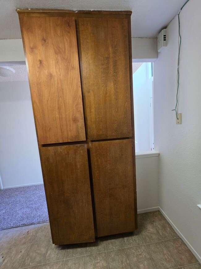 Building Photo - Charming 2-Bedroom Condominium with Scenic...