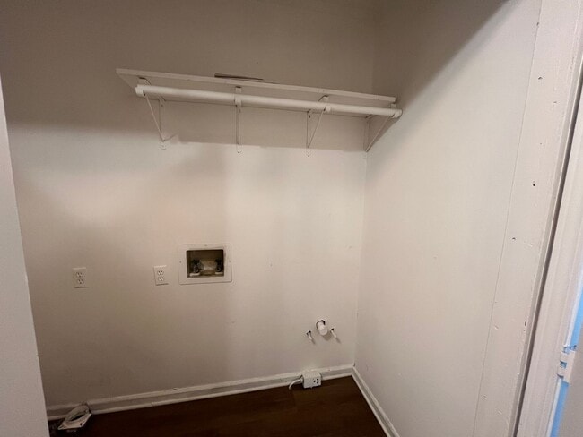 Building Photo - 3 Bedrooms, 2 Bathrooms - Home in North Rome!
