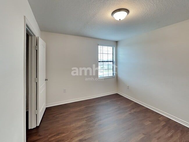 Building Photo - 812 Chatham Walk Dr