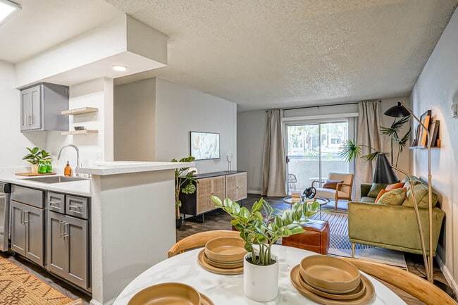 Large Living Space - Platinum interior - Treehouse