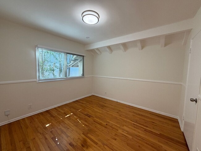 Building Photo - Newly Rehabbed Charming 3 Bed 2 Bath Home ...