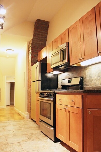 Building Photo - 162 North St