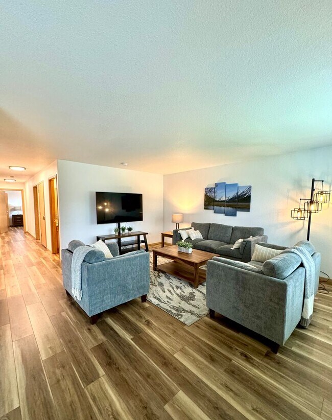 Building Photo - FURNISHED SOLDOTNA RANCH