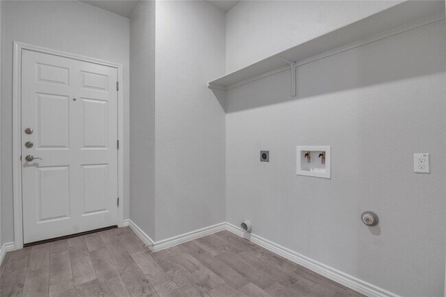 Building Photo - 629 County Rd 306