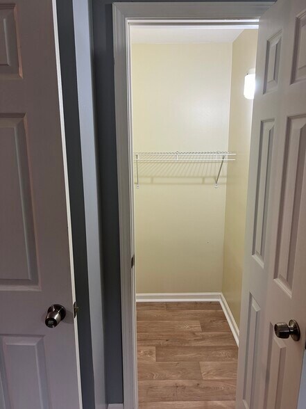 Closet - 932 Waller N Ave