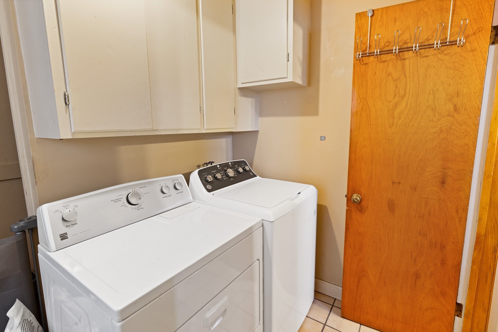 Building Photo - 1109 E Flint St