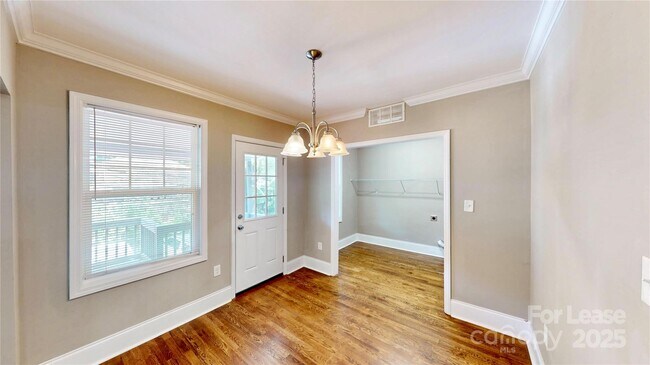Building Photo - 2131 Kirkwood Ave