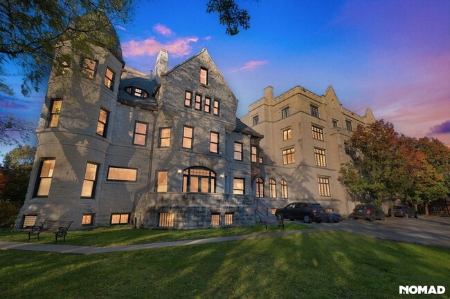 Building Photo - 4545 S Drexel Blvd