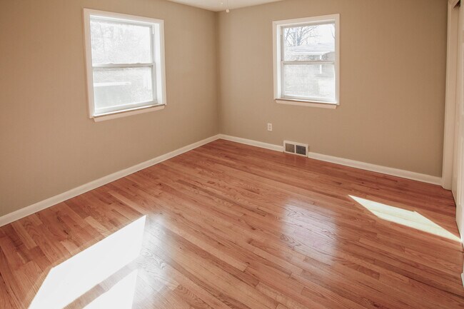 Building Photo - 1419 Drayton Ave