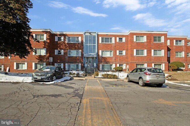 Building Photo - 3823 Hamilton St