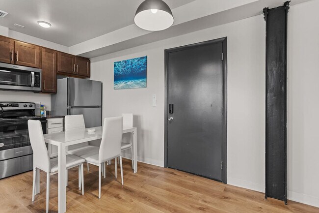 Building Photo - 1800 W Bethune St