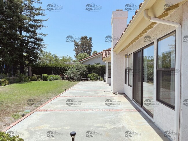 Building Photo - Shadowridge  Gorgeous 3 Bedroom Home In Desirable Neighborhood / Vista