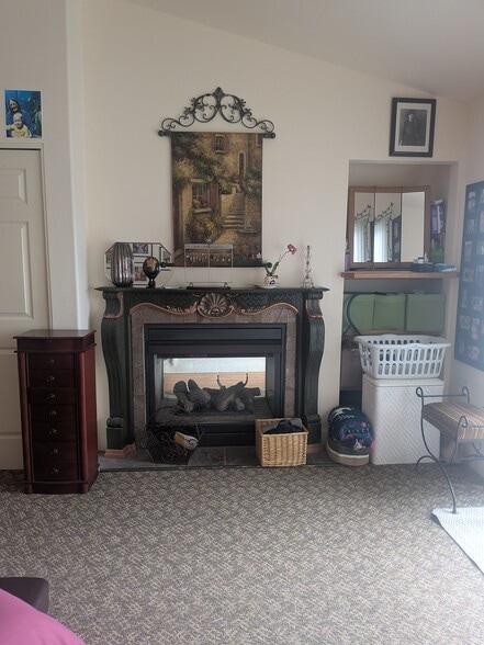 Building Photo - 3449 NE 40th Ct