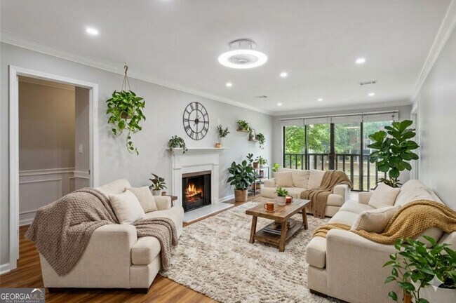 Building Photo - 23214 Plantation Dr NE