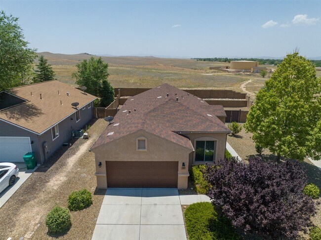 Building Photo - 3 bedrooms plus a den, 2 bath home in Brig...